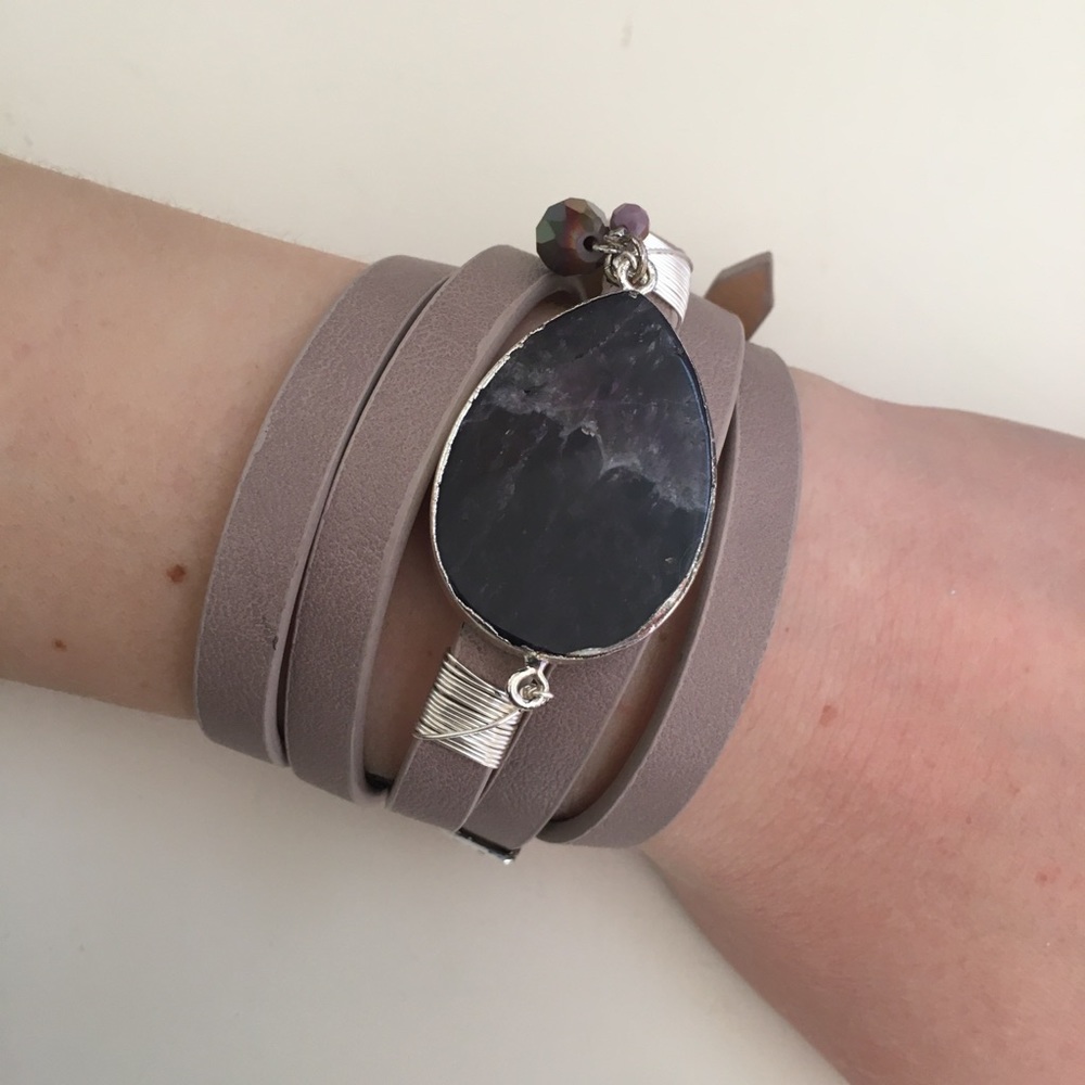 NWOT Laura Janelle geode wrap bracelet